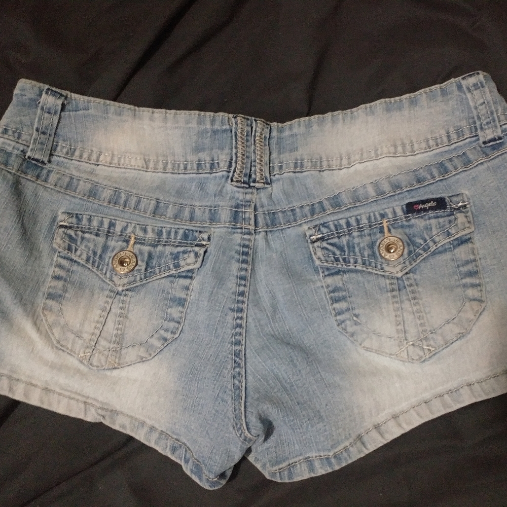 Shorts - Picture 2 of 3